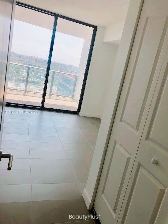 Building Photo - 1600 NE 1st Ave