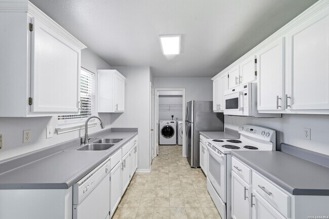 Building Photo - 9427 Velvet Spring