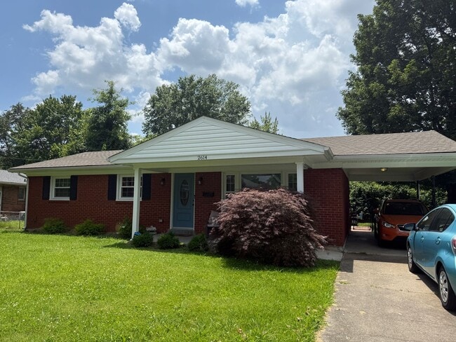 Building Photo - REMODELED 4-BEDROOM HOME W/FENCED YARD