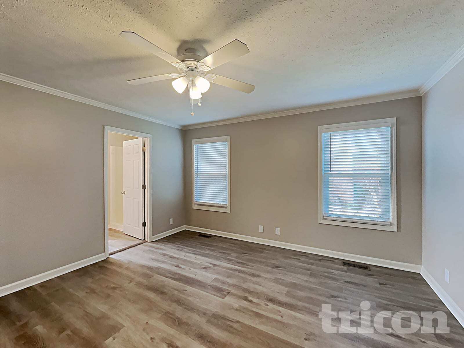 Building Photo - 5013 Claude Dr
