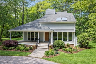 Building Photo - 709 Orchard Ln