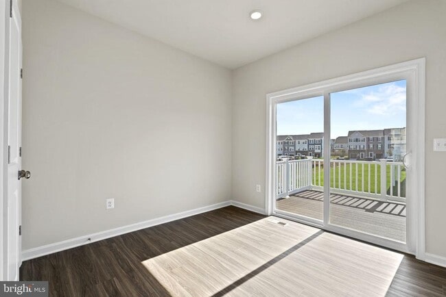 Building Photo - 136 Winterplace Dr