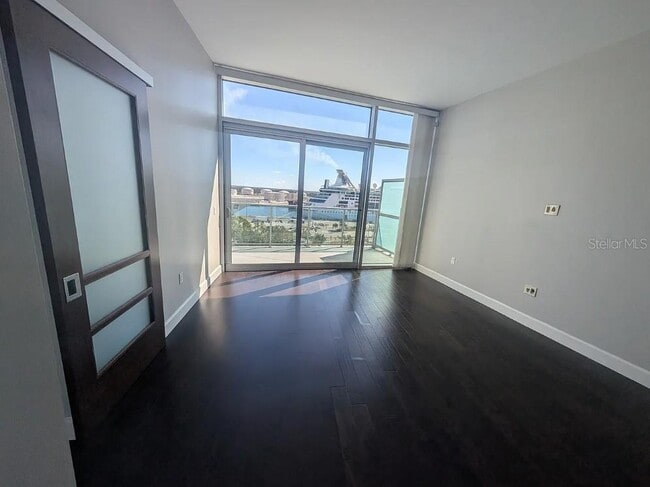 Building Photo - 912 Channelside Dr