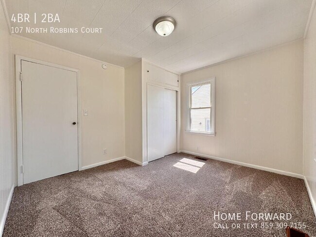 Building Photo - 107 N Robbins Ct