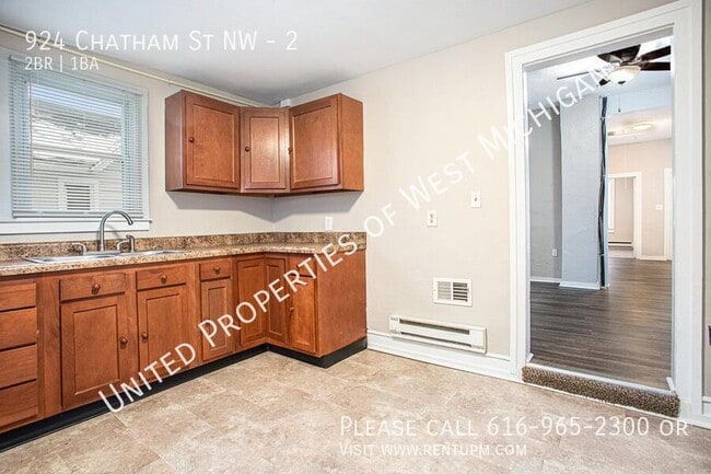 Building Photo - 924 Chatham St NW