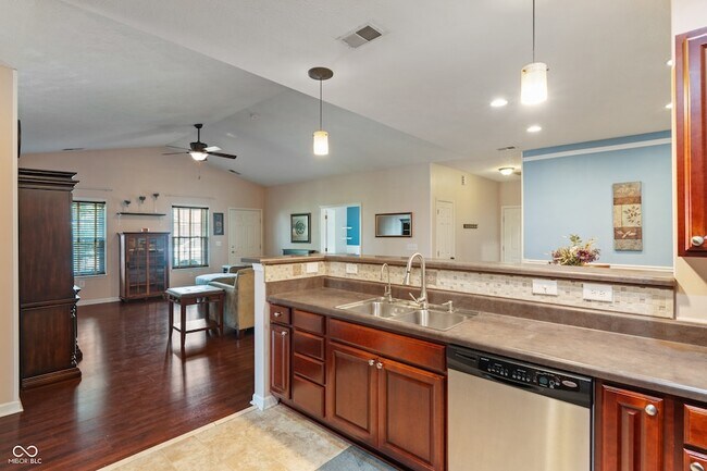 Building Photo - 4320 Hamilton Way