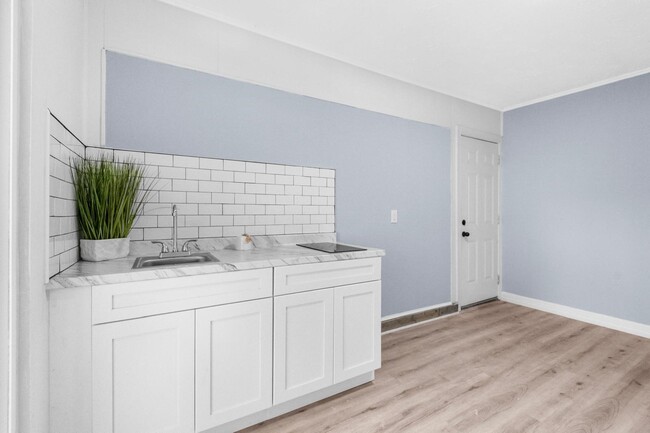 Building Photo - 2119 Linden Creek Ln