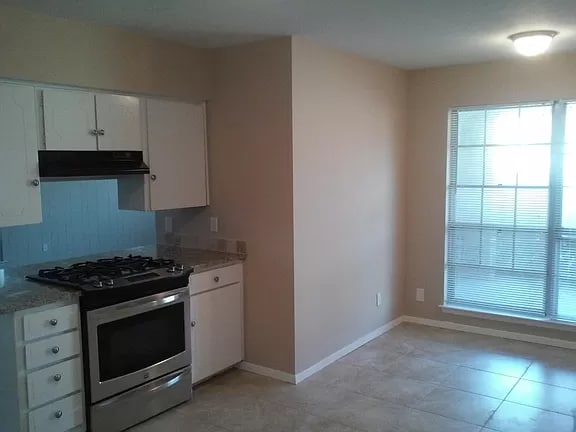 Building Photo - 410 Oleander St