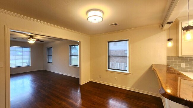 Building Photo - 621 NW 54th St