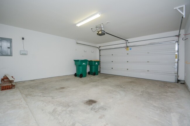 Building Photo - 118 N Heritage Mill Cir