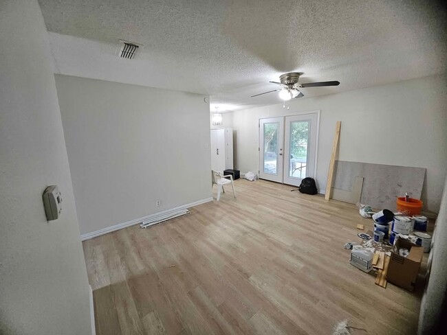 Building Photo - 1106 Ann Dr