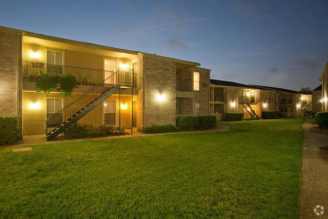 Sage Hollow - Sage Hollow Apartments