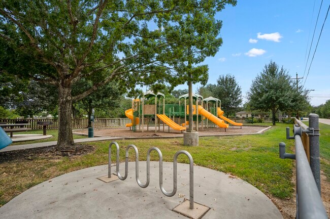 Building Photo - 628 Foster St