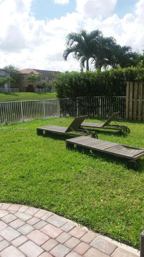 Building Photo - 7903 NW 111th Ct