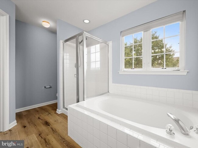 Building Photo - 4243 Begonia Dr