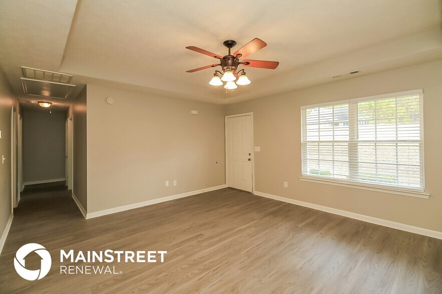 Building Photo - 7 Mineral Springs Ct