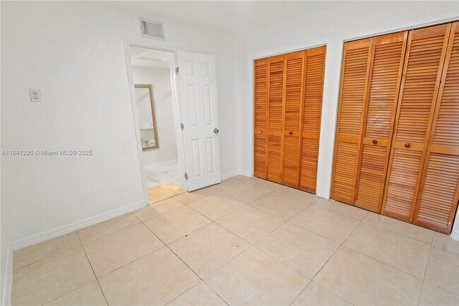 Building Photo - 2213 NW 55th Terrace