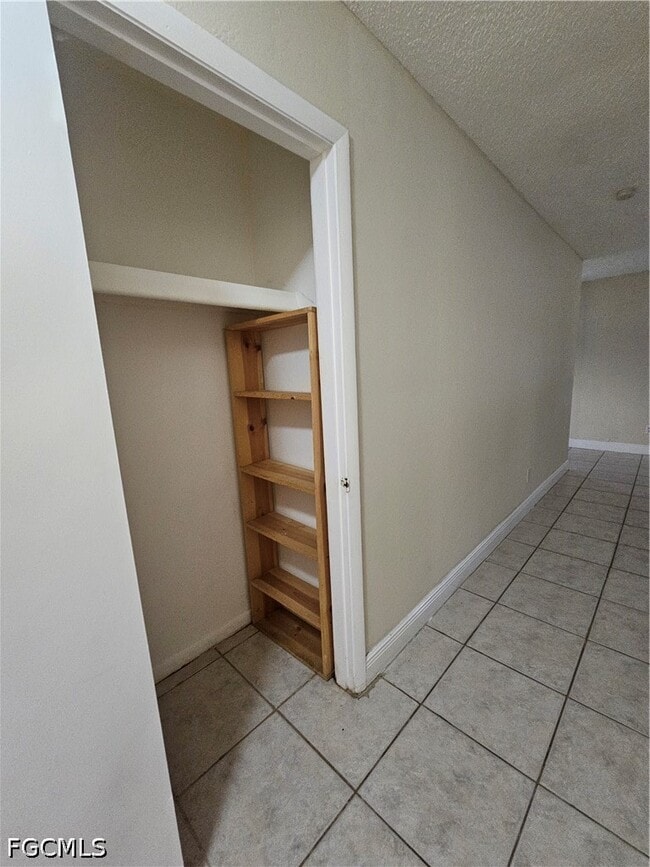 Building Photo - 423 Morgan Cir S