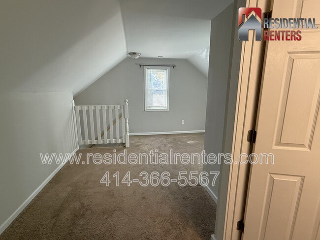 Building Photo - 2009 S 68th St