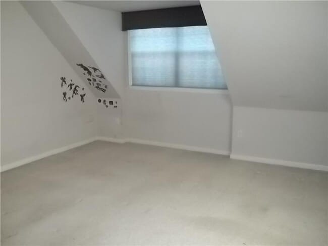 Building Photo - 1 Idlewild