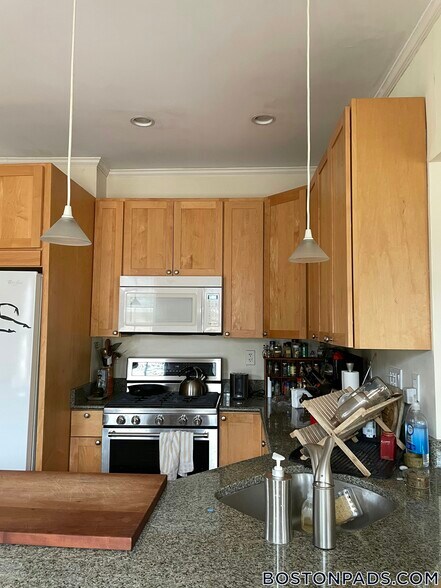 Building Photo - 30 Healey St