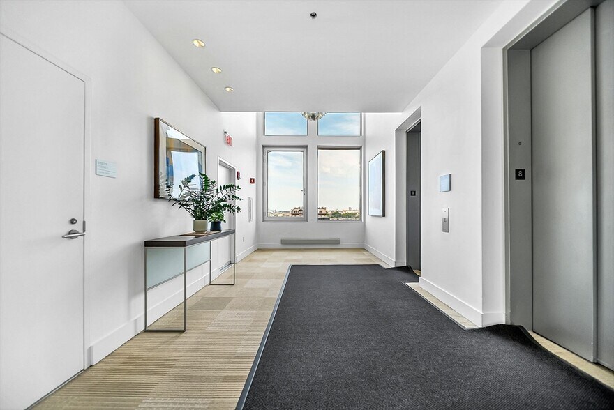 Building Photo - 54 Melrose St