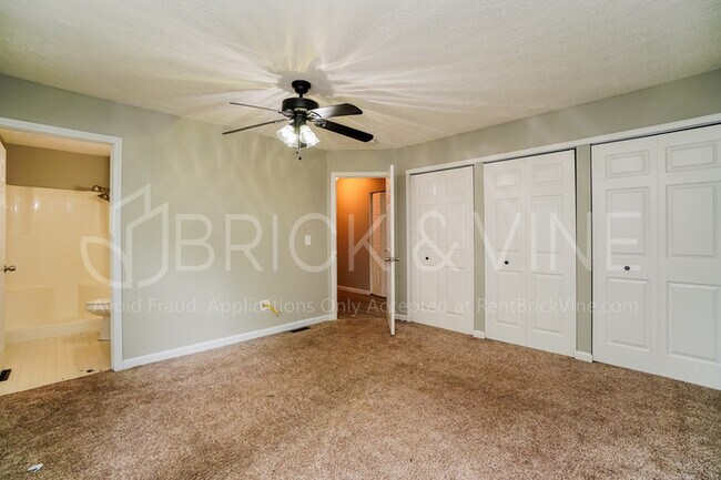 Building Photo - 1628 Westmeadow Drive