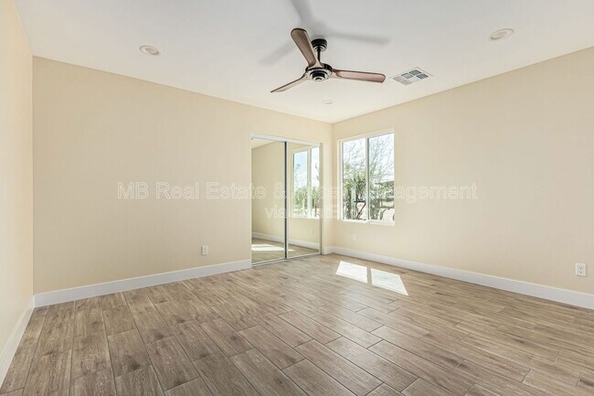 Building Photo - 413 E Southern Ave