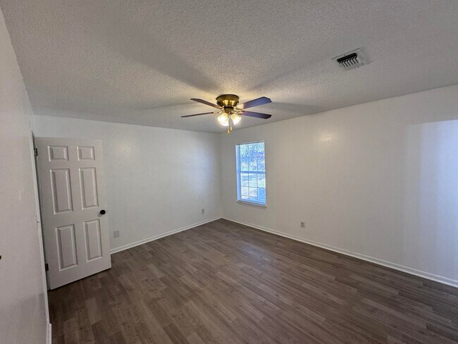 Building Photo - 6868 E Bay Blvd