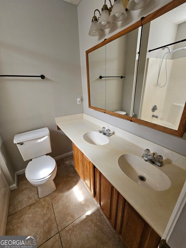 Building Photo - 189 E Lakemont Dr