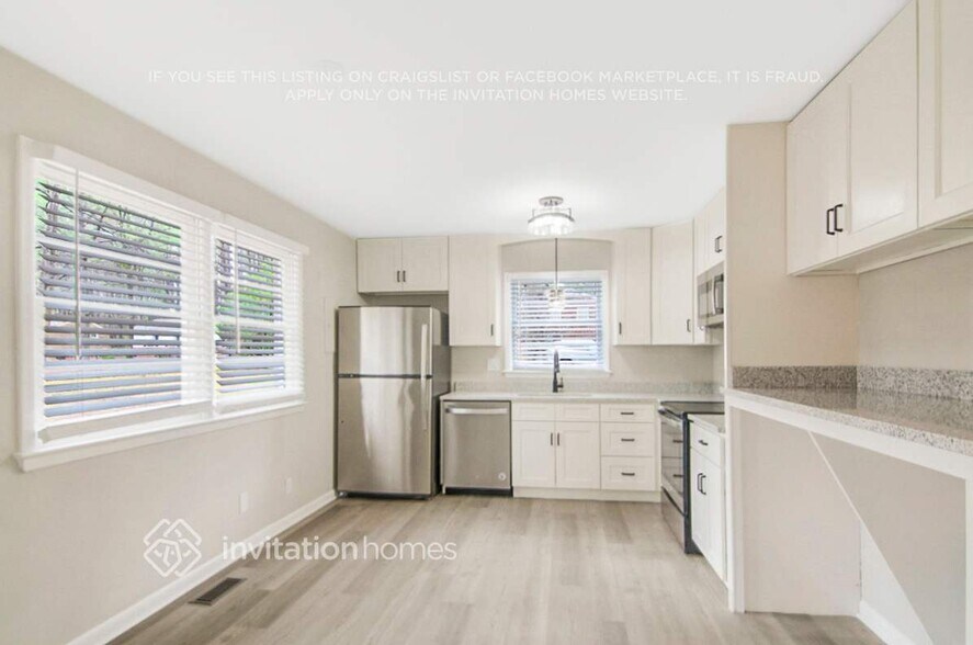 Building Photo - 1700 Woodland Rd