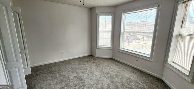 Building Photo - 201 Reeves Creek Way