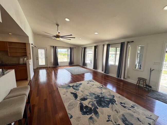Building Photo - Single Family Home in Wahiawa