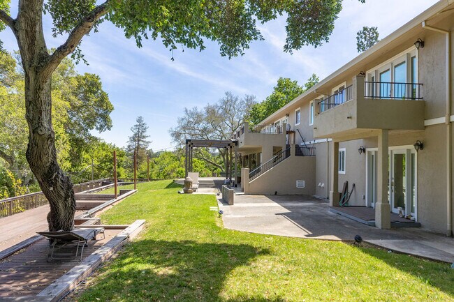 Building Photo - 84 Silverwood Dr