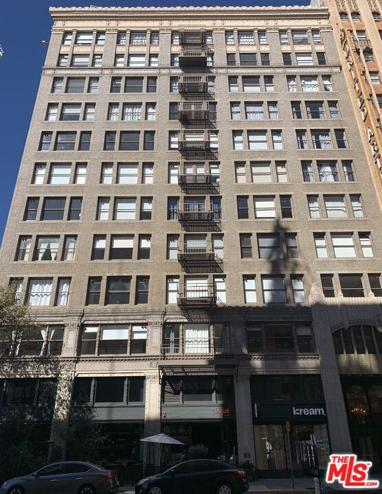 Building Photo - 939 S Broadway