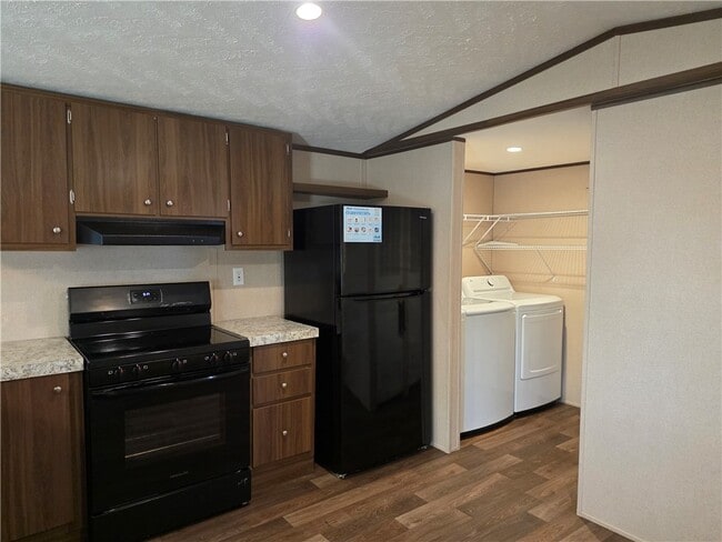 Building Photo - 1775 Sea Creek Dr