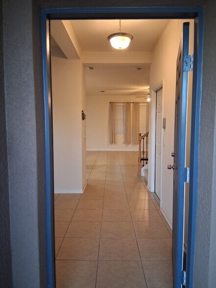 Building Photo - 2527 Tanner Ter