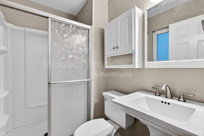 Building Photo - 1165 Lees Ln