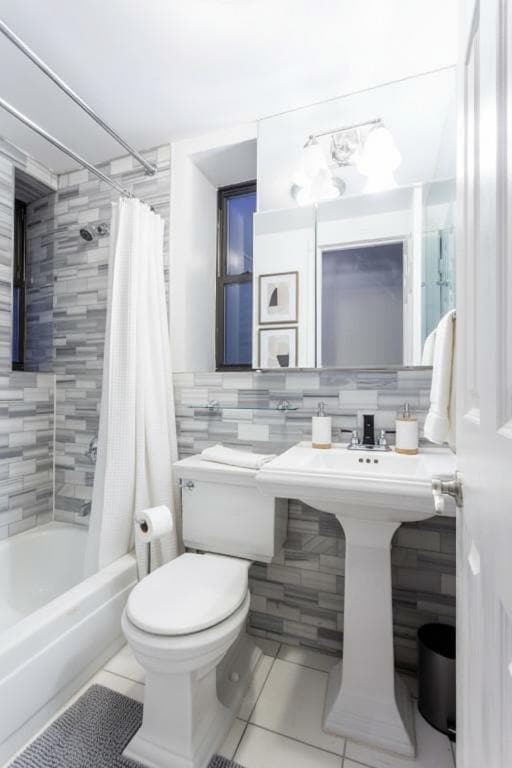 Building Photo - 250 Mott St