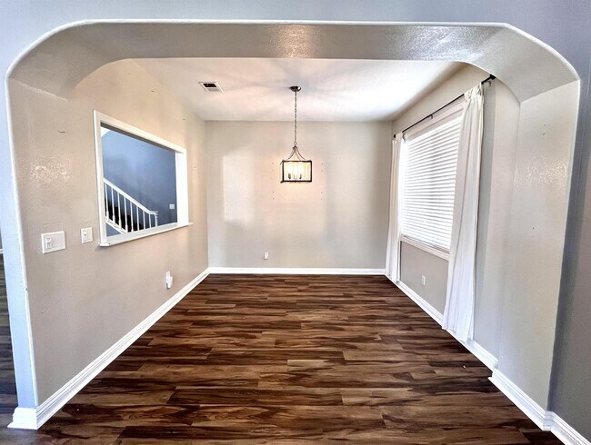 Building Photo - 45354 Tesiben Ct