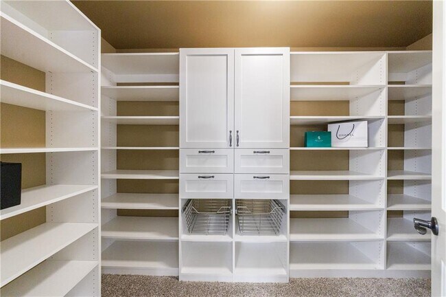 Building Photo - 1012 Madeline Ln