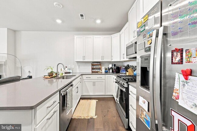 Building Photo - 4818 Franklin Cir