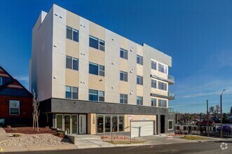 Building Photo - Modern 2 bedroom 2 bathrooms available in ...