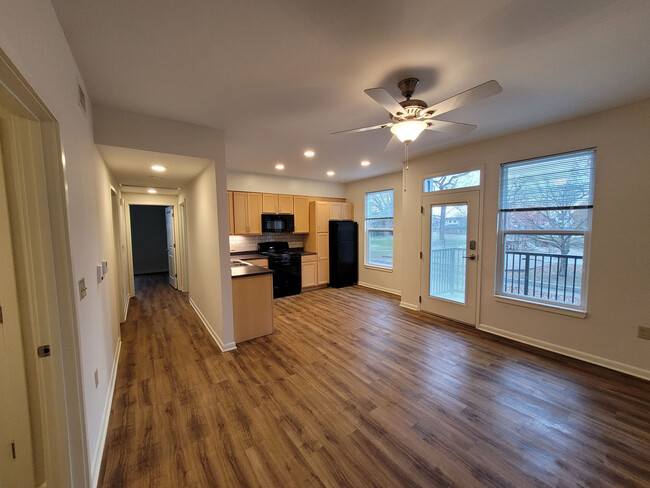 Apartment Living Room - Beecher Terrace Phase II (0680)