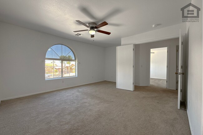 Building Photo - 5Bed/3Bath House at McDowell Rd/Avondale Blvd! Ready for Immediate Move-In!