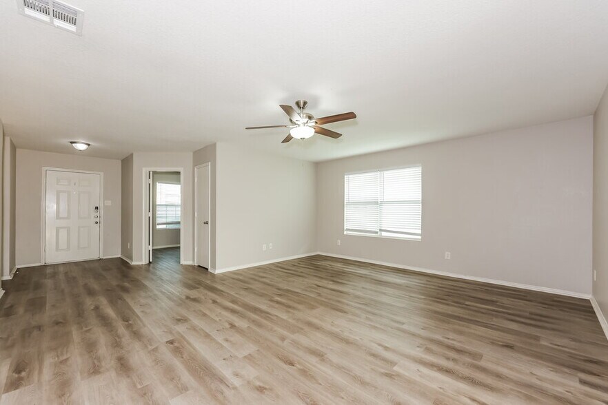 Building Photo - 413 Dakota Ridge Dr