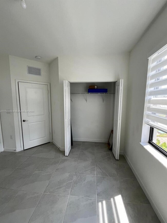Building Photo - 9941 SW 228th Terrace