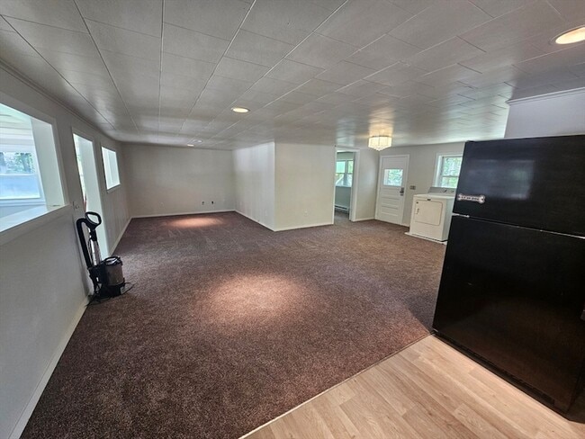 Building Photo - 37 Fairchild Dr