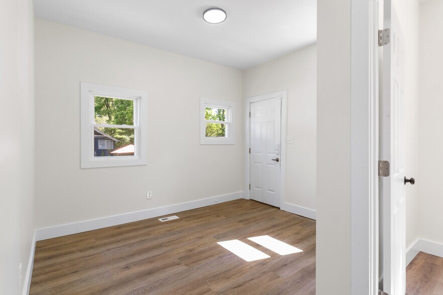 Building Photo - 4073 N College Ave