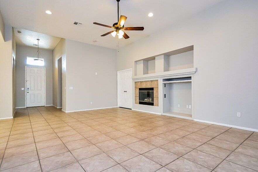 Building Photo - 9048 Blue Raven Ave